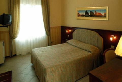 Hotel Olimpic Кастел Маджиоре Экстерьер фото