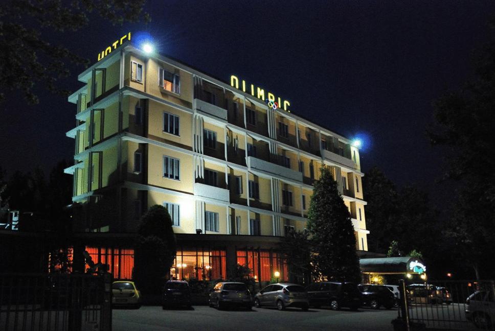 Hotel Olimpic Кастел Маджиоре Экстерьер фото